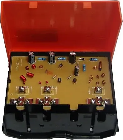 Ενισχυτής ιστού VHF/UHF/FM 35dB χωρίς τροφοδοτικό UV-521/A Ιδανικός για δύσκολες περιοχές